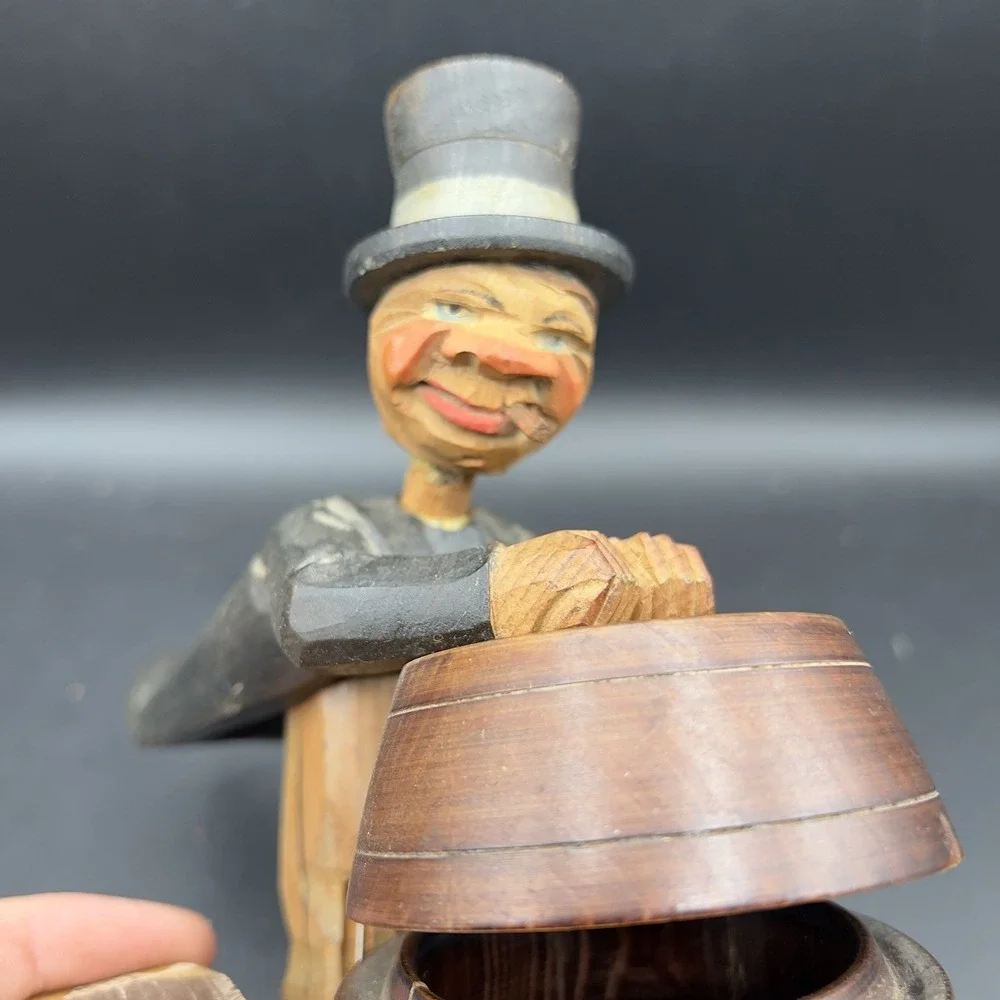ANRI Carved Wood Drunk Man w Birds & Suitcase Music Box Barrel Cigarette‎ Holder
